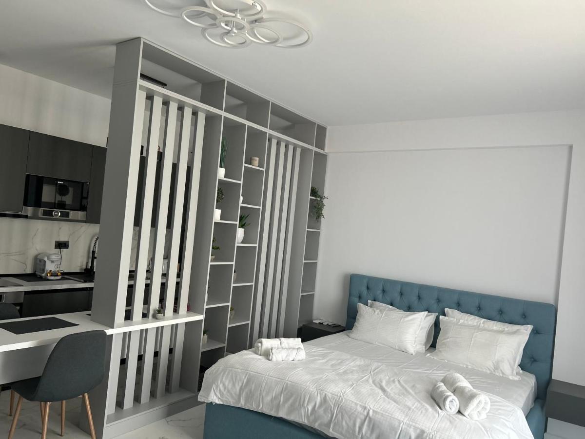 Studio Mamaia-Seaonbeach-By Mihaela Buitenkant foto